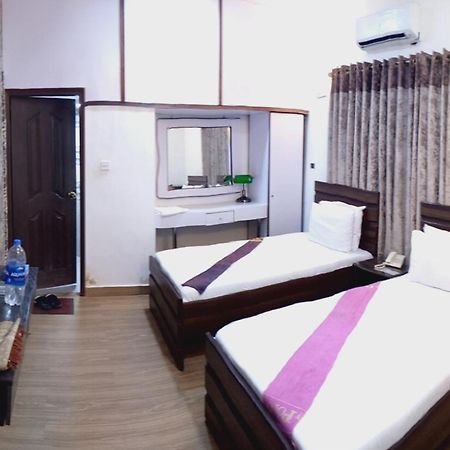 Hilton Bayview Lnn Hotel Karachi Exterior foto