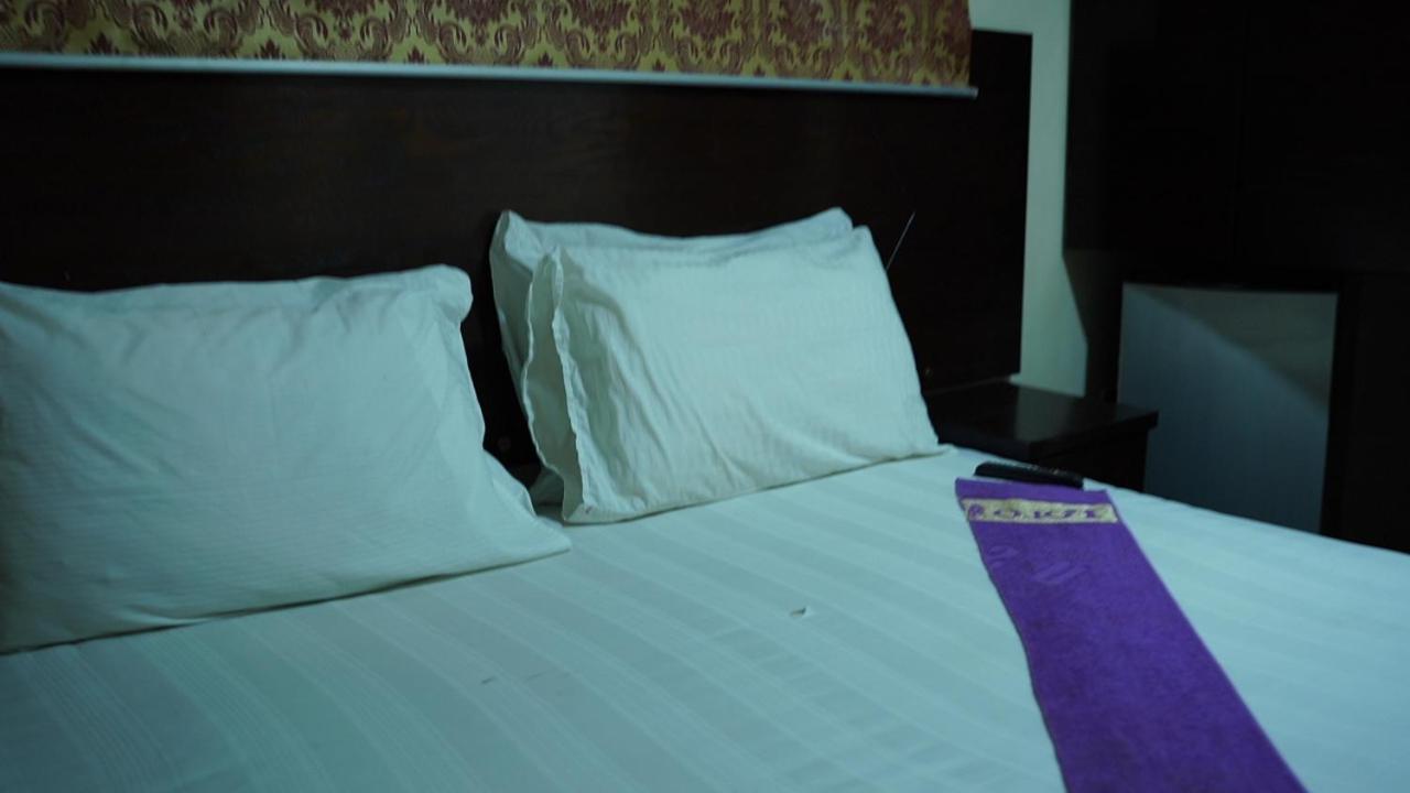 Hilton Bayview Lnn Hotel Karachi Exterior foto