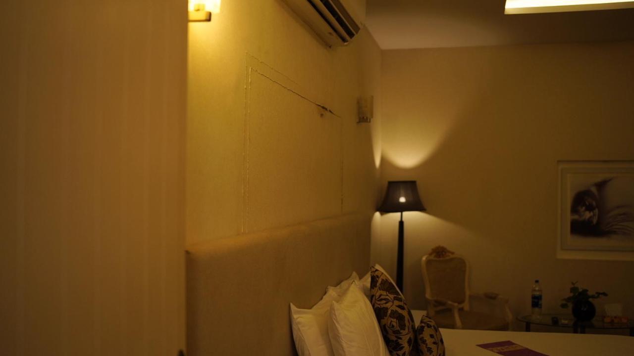 Hilton Bayview Lnn Hotel Karachi Exterior foto