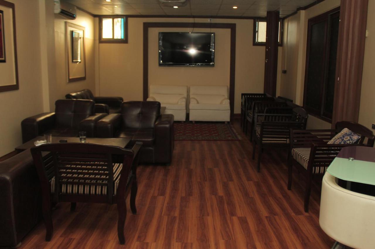 Hilton Bayview Lnn Hotel Karachi Exterior foto