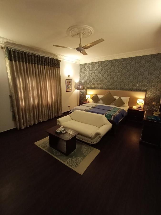 Hilton Bayview Lnn Hotel Karachi Exterior foto